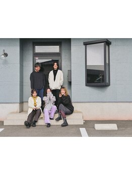 実力派スタイリストを独り占め！個室スペースでの完全マンツーマン施術が大好評の【plom hair & photo】