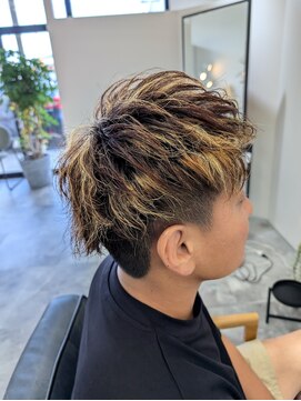 リグレイス(Re×Grace) ツーブロック刈り上げツイストパーマ