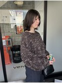 レイヤーミディアムボブ×オリーブグレージュ