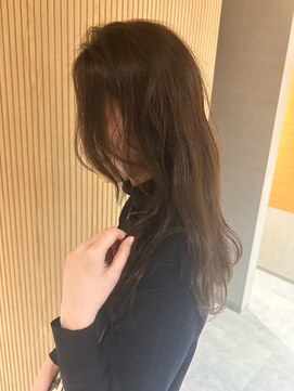 イェル(ELL.) ゆるウェーブ顔まわりレイヤー20代30代