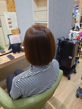 ブロッサム 東中野店 20代30代ミニボブココアブラウン小顔美肌ストレート丸み夏カラー