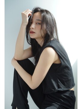 ルフュージュ バイ プロデュース 相模大野店(Refuge by Produce) 暗髪/レイヤーカット/長めバング