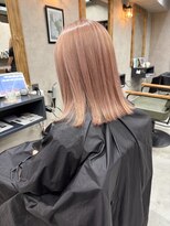 サニー 渋谷(SUNNY) コーラルピンク、ダブルカラー、切りっぱなしボブ、ケアブリーチ