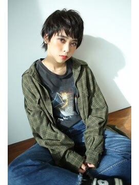 カシェ シモムラ(Cashe'e SHIMOMURA) ナチュラルな毛流れがいい大人のベリーショート