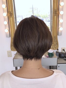 コワファースト 別府 クセ毛をおさめるレザーカット