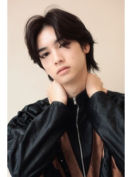 ココ 原宿(KOKO) □ニュアンスパーマフェザーパーマセンターパートダークアッシュ