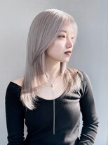 アルバム 渋谷パルコ(ALBUM) セミロングブリーチ寒色系ベージュヘアスタイル_F30449