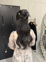 アトレ 福岡大名店(attrait)&nbsp;柔らかブラウンのロング×上質な艶感で魅せるスタイル