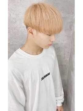 アンダーバーホワイト 天神店(_WHITE) 刈り上げマッシュ