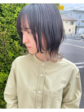 ノルン バイ シェリッシュ(Norn by sheriche) インナーホワイト×ウルフボブ