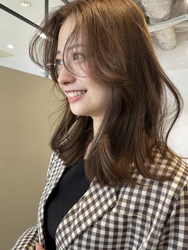 アイヴィ 表参道(IVY) 顔まわりレイヤー レイヤーカット 韓国風 グレージュ