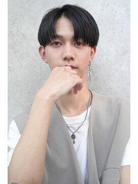 ジョエミバイアンアミ(joemi by Un ami) (joemi 新宿)センターパート 前髪分けマッシュ 黒髪メンズ 近江