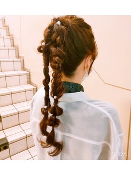 ヘアメイク ジェイエム タイトツインポニー