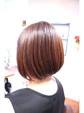 リコス(Ricos) ナチュラルな縮毛矯正で作る前下がりボブ