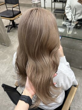 ノートエートル 西金沢(Nought etre) 20代30代/ハイトーンカラーミルクティーベージュ/ツヤ髪スタイル