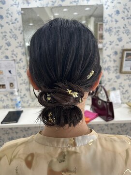 シニヨン/金箔/ケンニプモリ/結婚式/お呼ばれヘア/参列ヘア/