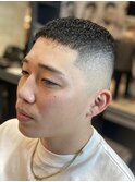 スパイキーショートブルーブラックフェザーパーマサーフカール