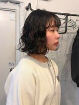 ユヌ(UNU)&nbsp;前髪はルーズなカール感で♪柔らかいウェーブパーマ