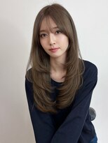 ピープスアンドスー 表参道 渋谷(Peeps&Suu.) ロングレイヤーカット/ミルクティーカーキ/大人似合わせ