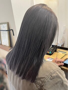 ロッカヘアエジェ(ROCCA hair eje.) 透け感グレージュ × スリークストレート暗めカラー