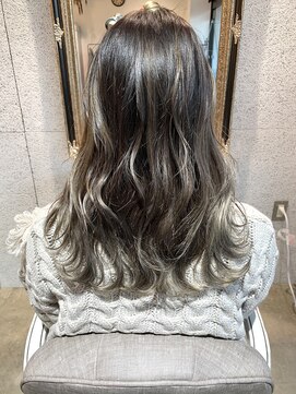 ナブラ(NABLA) バレイヤージュシルバーグレージュ『倉敷美容室』