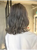 カーキグレージュ ウェーブミディ イルミナカラー 波巻き