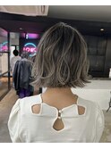 【なつみ】グラデーショングレージュ無造作ウェーブボブ