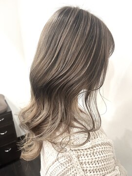 マイレ(maile) グレージュ/バレイヤージュカラー