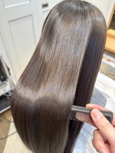 ウルプラスアイ(URU+ai) 超高濃度水素ケア酸性縮毛矯正でサラ艶ストレート