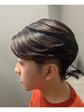 ナルハ(Naluha) ニュアンスパーマ×センターパート