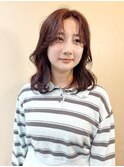 上品なくびれミディアムヘア