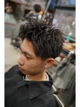 フォーコーナーズカットショップスリーセント 栄(FourCornersCutShop 3/cent) スパイキーショート