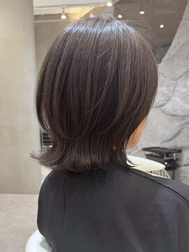 ソワネ 表参道(soigne) 表参道白髪ぼかし顔周りレイヤーくびれショートボブアッシュ40代