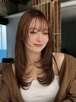 ファルベ(Farbe)&nbsp;大人ガーリー　似合わせカット　ミディアムレイヤーカット