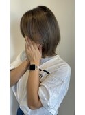 重く見えない透明感カラーとレイヤーボブ