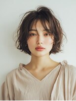 ウミ(umi.)&nbsp;大人ショート　小顔ヘア　白髪・エイジングケア