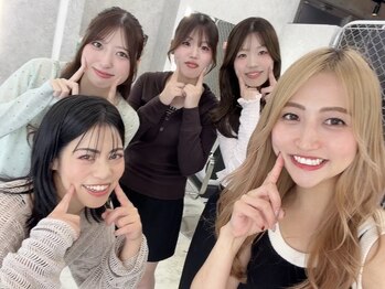 アイリス 天文館店(AIRIS)の写真/経験や知識/技術力が豊富な女性Stylist多数在籍☆扱いやすい顔周りカット/韓国風レイヤーカットもお任せ！