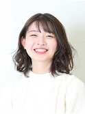 暗めカラーでも重たくならないパーマスタイル