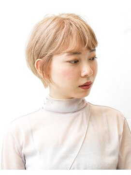 ジュリエッタ(giulietta) ブロンドベージュ×ホワイトカラー×ケアブリーチ