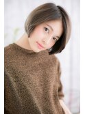 ダークアッシュくすみカラー大人かっこいい前下がりボブb1