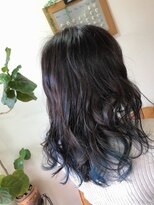 エルフゥ(Elle fou)&nbsp;インナーカラー　インディゴブルー　ゆる巻き