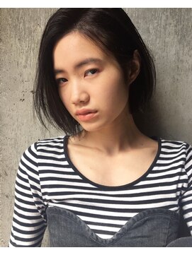 ローグ(Logue) 光に透ける束っぽい質感でグッとくるニュアンスボブ