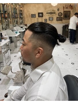 ルドローブラントオオサカ(LUDLOW BLUNT Osaka) 【LUDLOW BLUNT】マンバンヘア フェードカット サムライヘア 侍