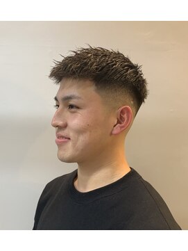 フランクスバーバーザスタンド(Frank’s barber the stand) ナチュラルフェードショートクロップF