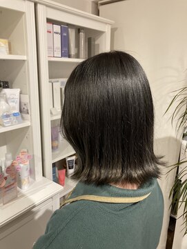 スペックホルダーミミ(Spec Holder mimi) 20代  ネイビーアッシュカラー  髪質改善 美髪