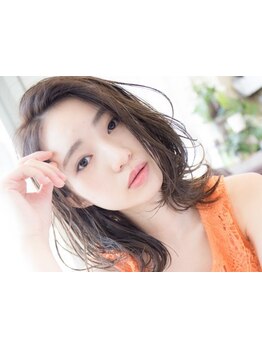 白髪をカバーしながらなじませ美しく見せる-大人女性の美しさを引き出すダメージレスのグレイカラー[池袋]