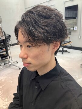 ネオン(NEON) 今、流行りのフェザーパーマ