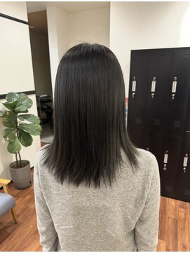 スリーバイザサロン(THREE by the salon) 透明感ツヤブラック