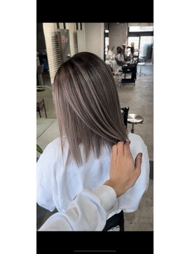 アポロ 横浜駅店(apollo) レイヤーボブハイライトブリーチレイヤーハイトーングレージュ