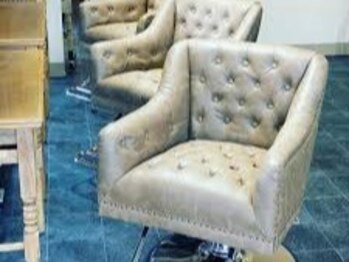 エニィワン(ANY ONE)の写真/【清潔感と再現性を重視したカットで印象アップ】ON/OFF決まる大人のメンズスタイルへ。